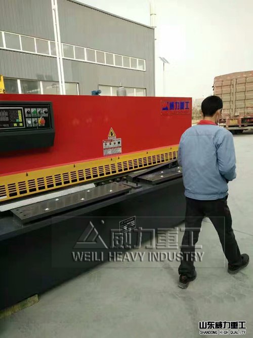6个厚液压剪板机