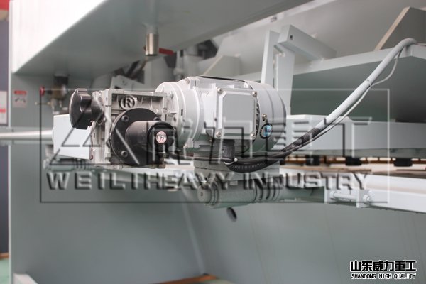 后挡料