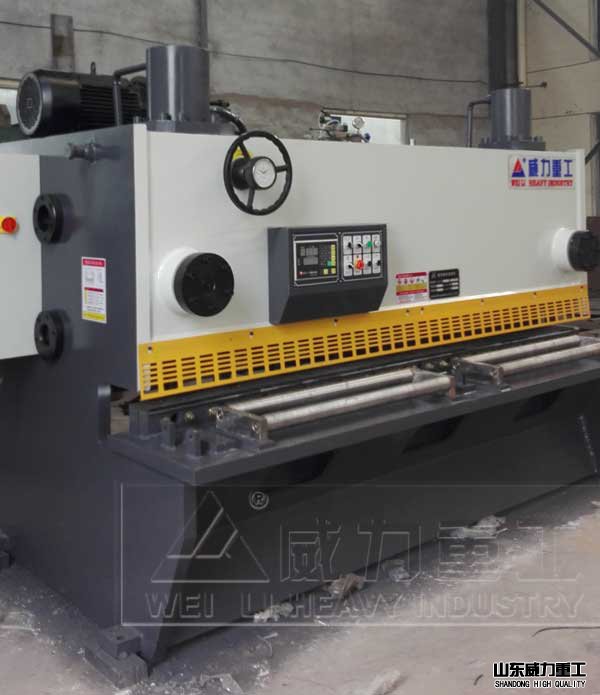 QC11Y-12X2500闸式剪板机