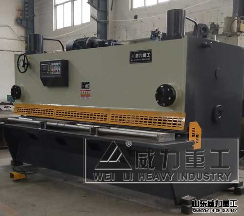 12x3200液压闸式剪板机车间实物图