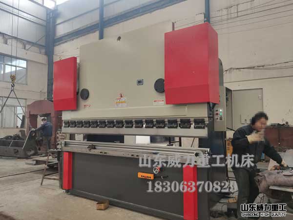 300吨3.2米液压板料折弯机