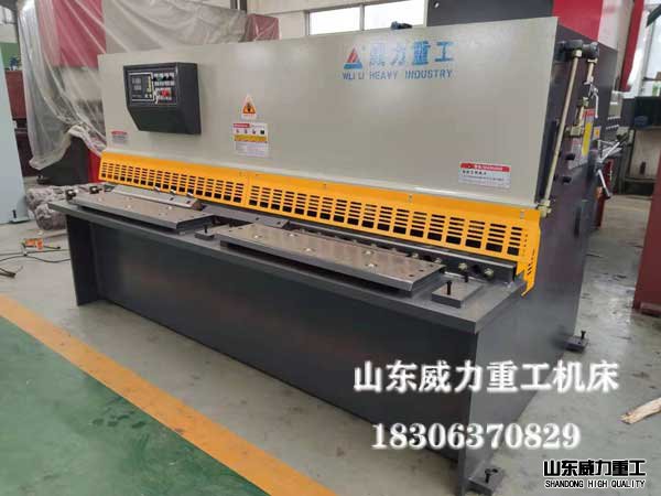 4x2500液压摆式剪板机图片