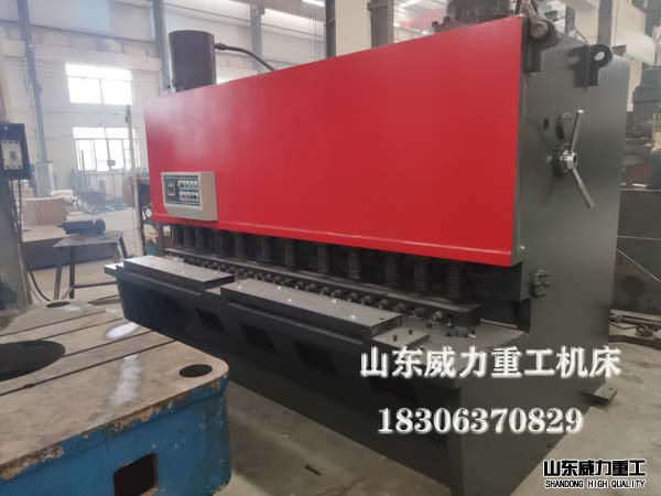 20x2500液压闸式剪板机图片