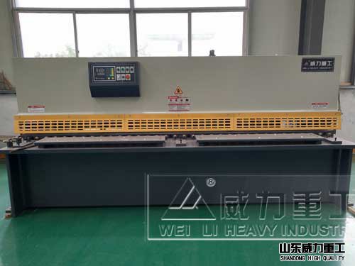 QC12Y-4X3200摆式剪板机