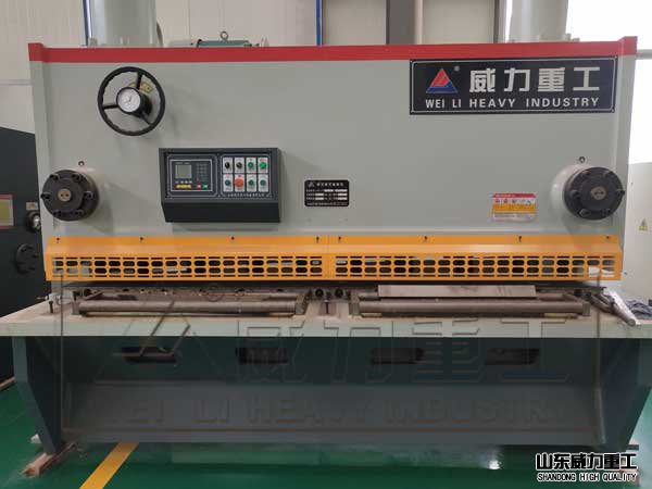 qc11y-20x2500液压剪板机图片